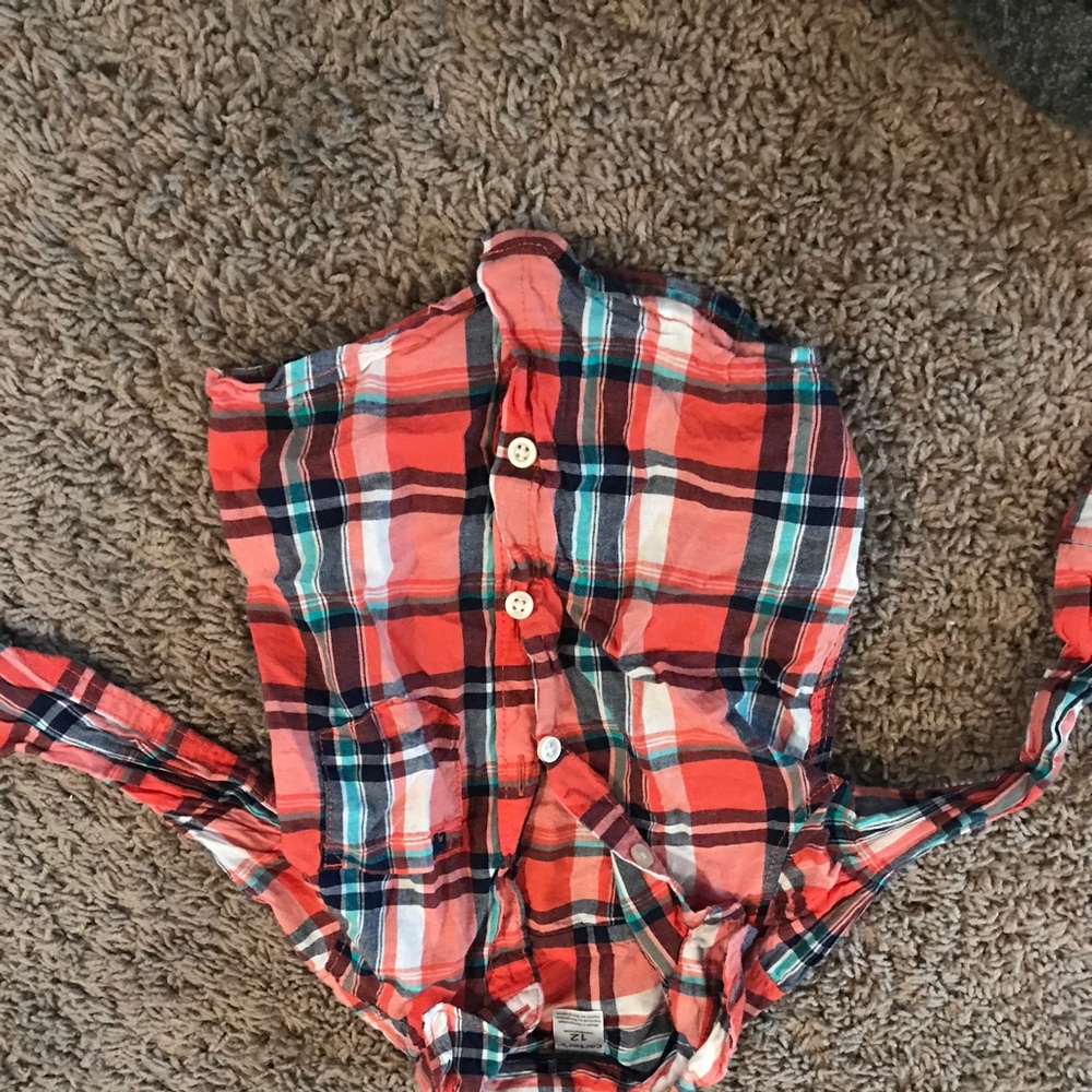 Plaided button down shirt